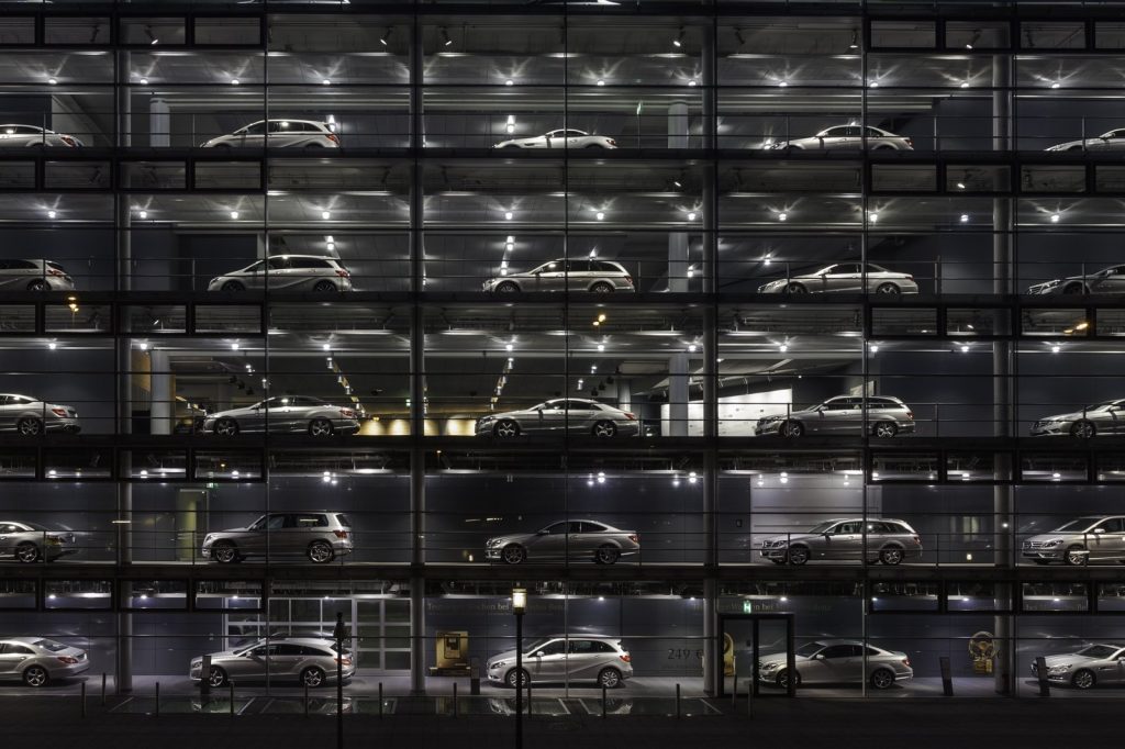 Carmakers focus on selling online to cope with virus impact