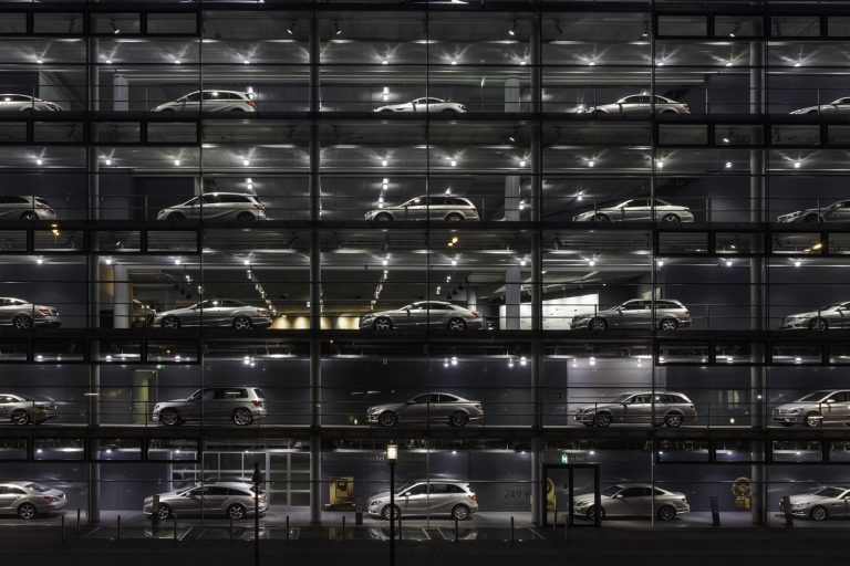 Carmakers focus on selling online to cope with virus impact