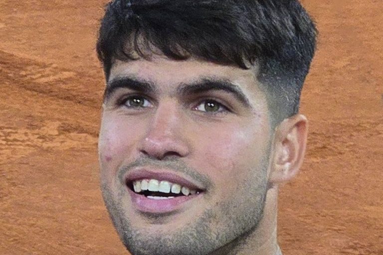 Alcaraz Makes History, Świątek Defends Title at 2024 French Open