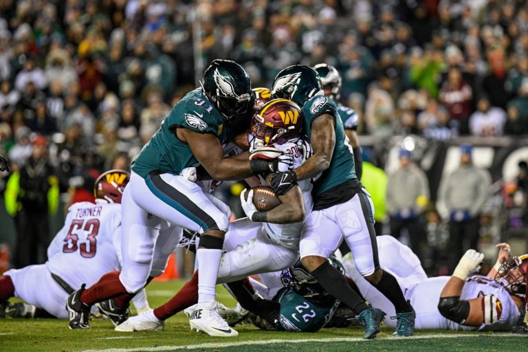 Eagles Stop Chiefs Three-Peat Bid 40-22
