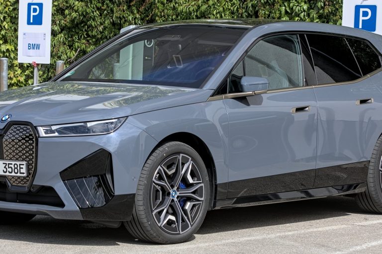 BMW iX Flow Concept Uses E Ink to Alter Exterior Color on Demand