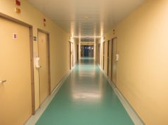 NHS report: 300 weekly deaths linked to emergency room wait times NHS report: 300 weekly deaths linked to emergency room wait times