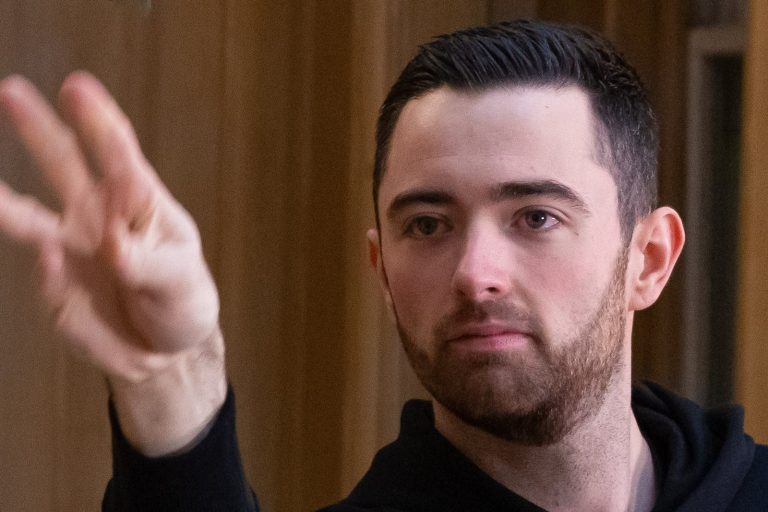 Humphries beats Littler 8-7 to defend US Darts Masters title