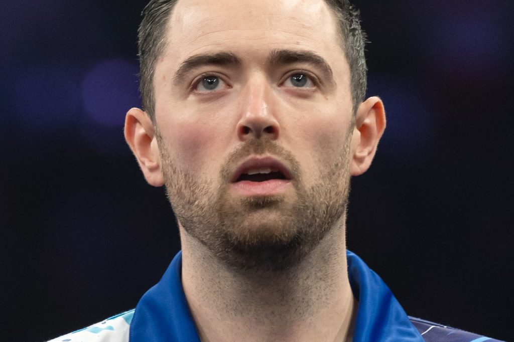 Humphries rallies from 7-5 deficit to claim second straight US Darts Masters title