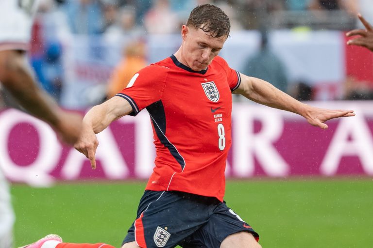 Early Hugo Viana Man City move has given Arsenal a transfer headache