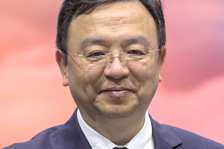 BYD’s Wang Chuanfu: Chemist-Turned-CEO Behind China’s Leading EV Maker