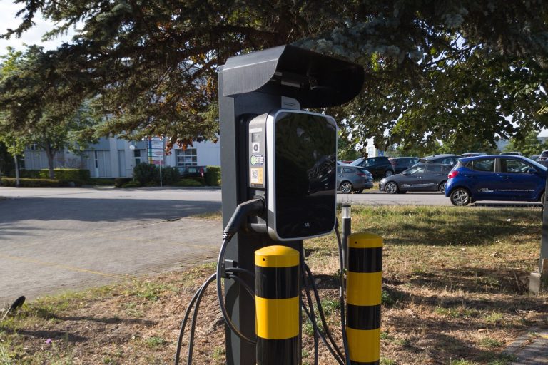 EV Transition Reshapes Jobs, Oil, and Global Economy