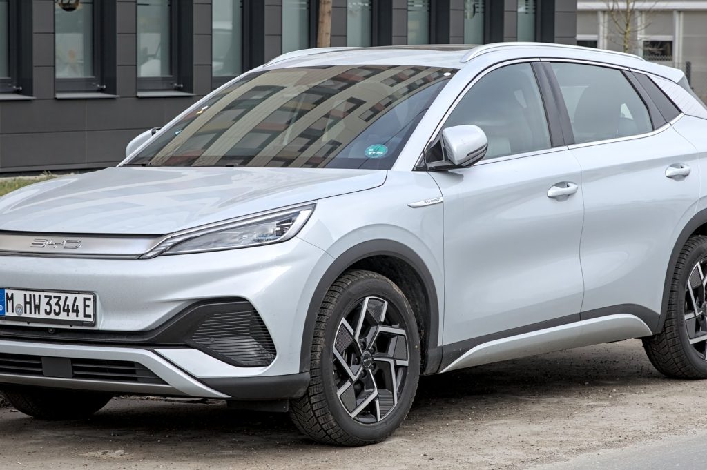 BYD Targets 1.5 Million Overseas Sales by 2025 With New Factories