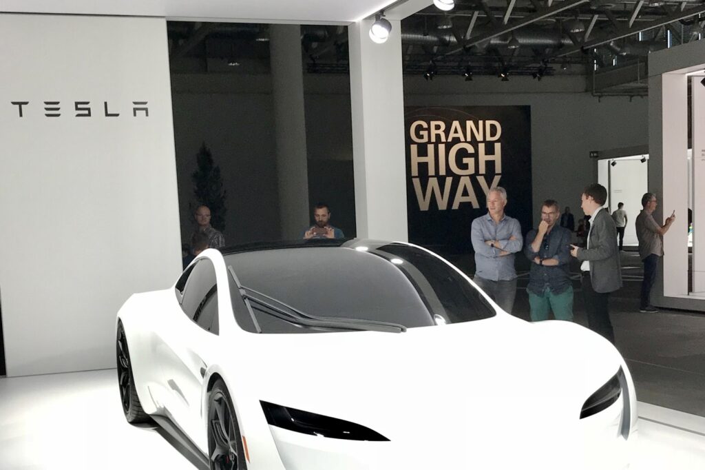 Tesla Unveils 2026 Roadster with 620-Mile Range and 1.9-Second 0-60 Claim