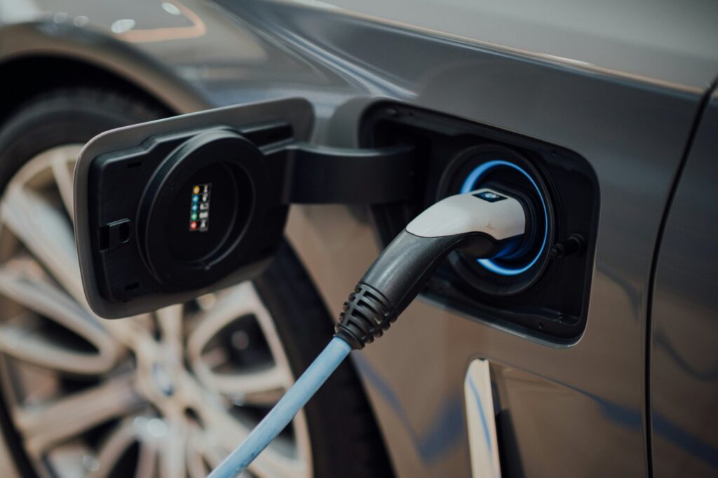 How General Motors Balances Its Long-Term EV Roadmap With Hybrid Sales Pressure