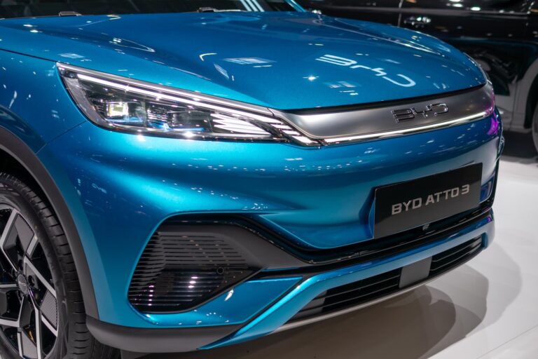 BYD Unveils Atto 8 Flagship Electric SUV for the European Market