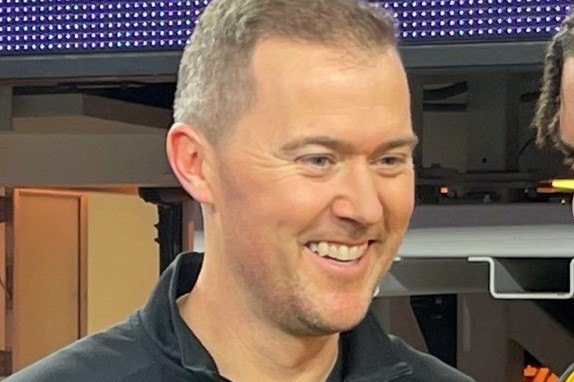 Lincoln Riley Stays At USC Amidst Coaching Carousel Shakeups